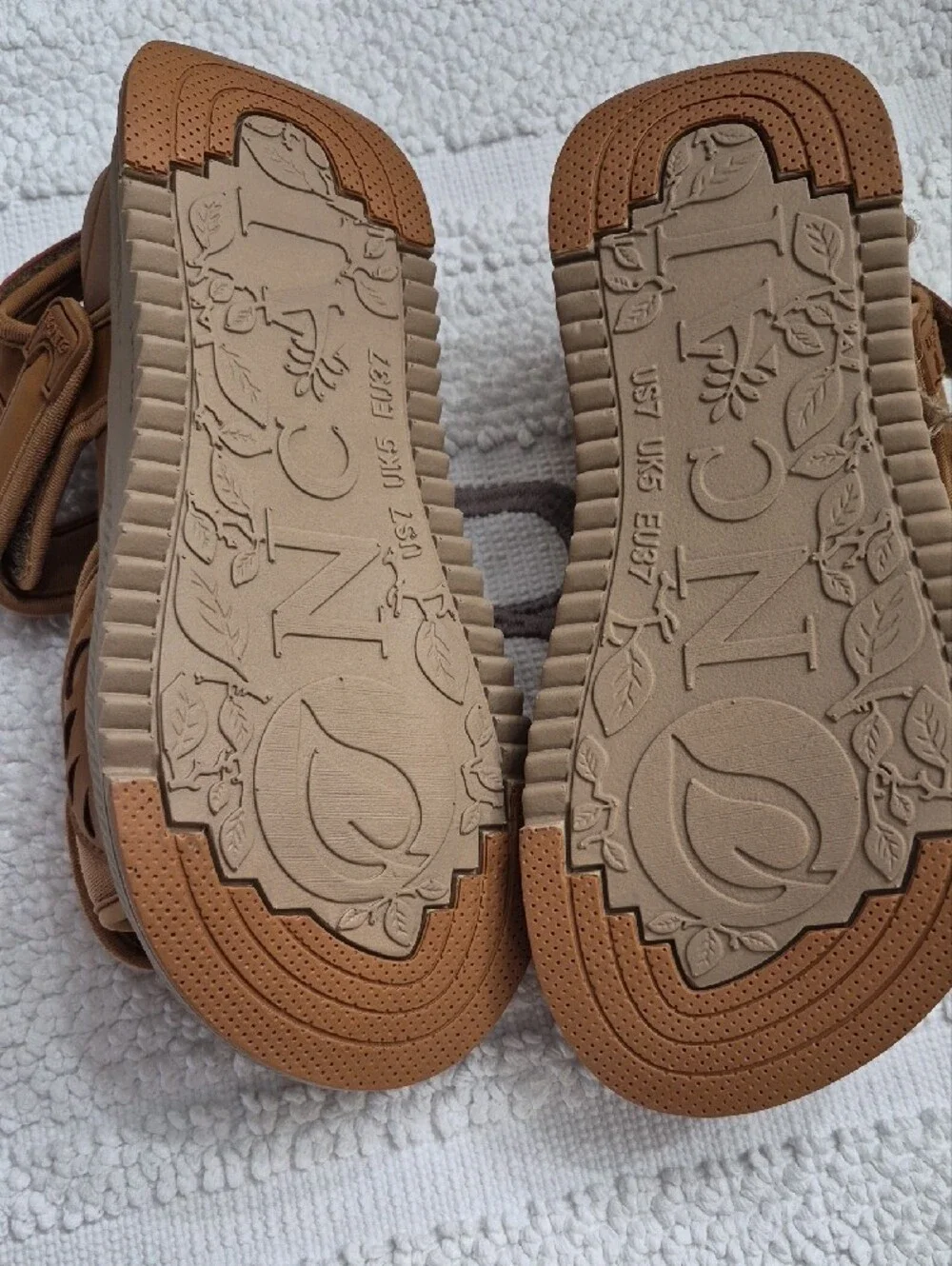 ONCAI Tan Orthotic Walking, Hiking Sandals Size 7 Vegan